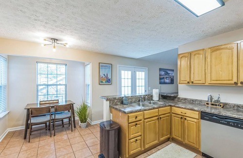 Nashville House | Brand "NEW" Oasis n2 Miles From Music RownNurse City