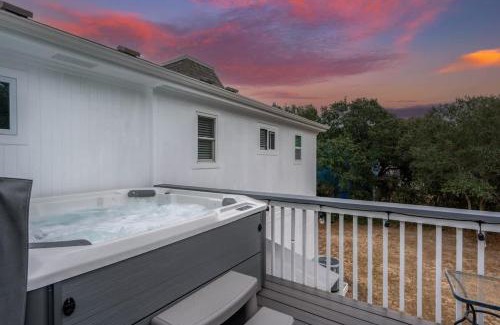 Southern Shores House | BRAND NEW Pool Hot Tub & Dog Friendly