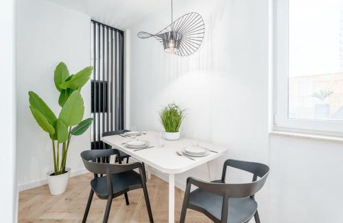 Praga Poludnie Apartment | Brand New! Private Jacuzzi - Terrace - Parking