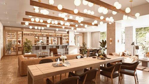 Rainey Street Historic District House | Brand New Rainey Street Condo with City and Lake View