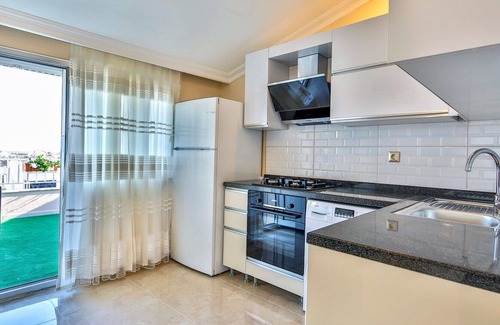 Eski Lara Apartment | Brand new renovated very nice terrace with sea view!