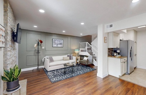 Lower Greenville Apartment | Brand New Renovation, Lower Greenville, 2 Bed 2.5 Bath, Walkable, Parking Spot