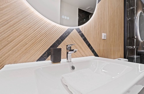 Hollerich Apartment | Brand New Retreat in Belair ID224