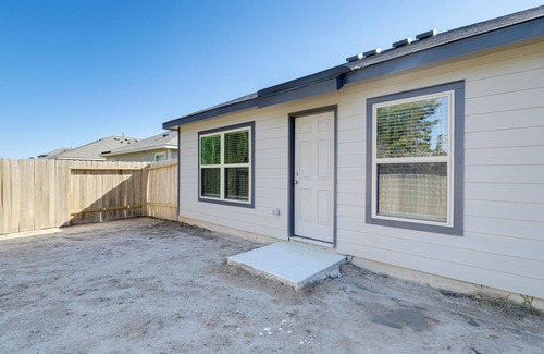 Spring Cottage | Brand New Spring Home < 1 Mi to Old Town!