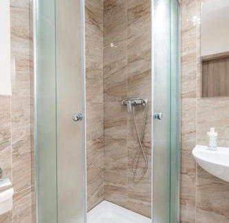 Palmovka Apartment | Brand new studio apartment #21 with free secure parking in the center