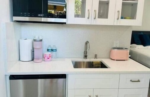 Oakland Park Apartment | Brand New Studio with Pool Access