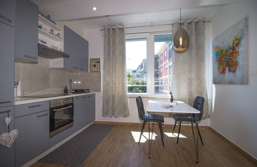 Bacvice Apartment | Brand New Suite next to Palace & Beach