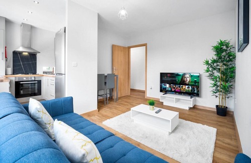 Stourbridge Apartment | Brand New Two Bed - Parking - Stourbridge