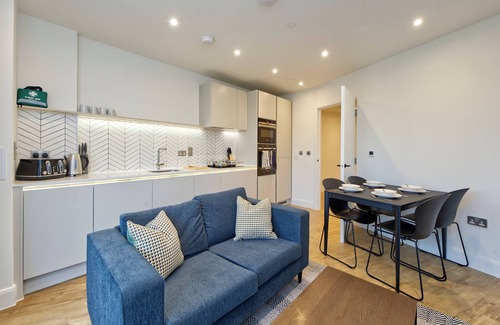 Whittington Apartment | Brand-New Two-Bedroom Flat in Colindale