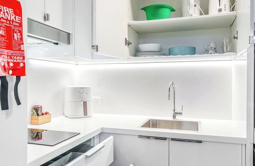 Neutral Bay Apartment | Brand newly renovated studio