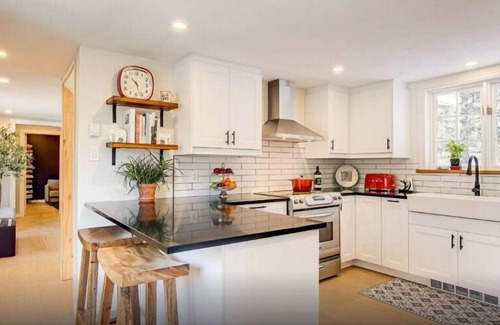Bolton-Ouest House | Brand newly renovated 3 bedroom home.