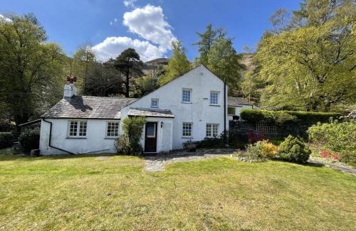 Manesty House | Brandlehow HOT TUB HIRE AVAILABLE