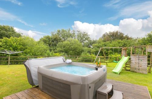 Saint Breward House | Branock, Tor Down Quarry