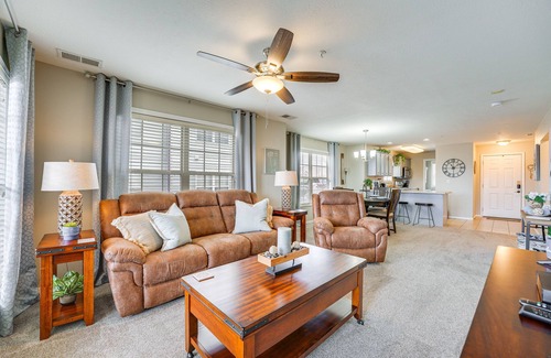 Branson West Condo | Branson Condo w/Pool ~ 3 Mi to Silver Dollar City