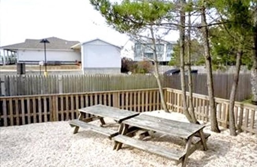 North Beach Haven Apartment | Brant Beach Ocean side Dog friendly