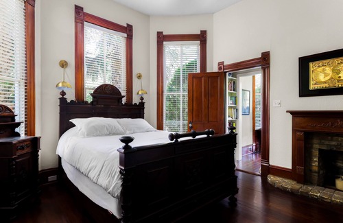 Clarksville Bed & Breakfast | Brava House Bed and Breakfast