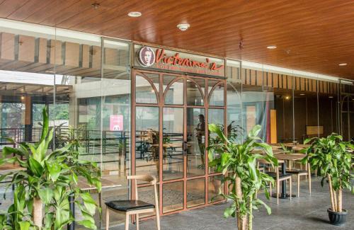 Tanauan City Hotel | Bravo Tanauan Hotel