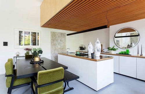 Tollington Apartment | Brazilian Trailblazer, by Veeve