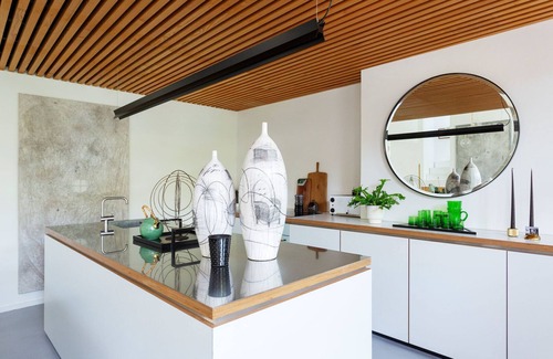 Tollington Apartment | Brazilian Trailblazer, by Veeve