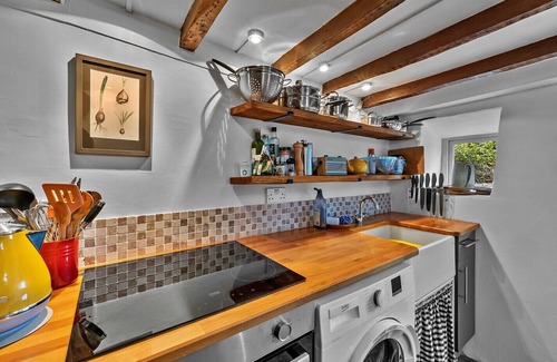 Launceston Cottage | Bre Stefan