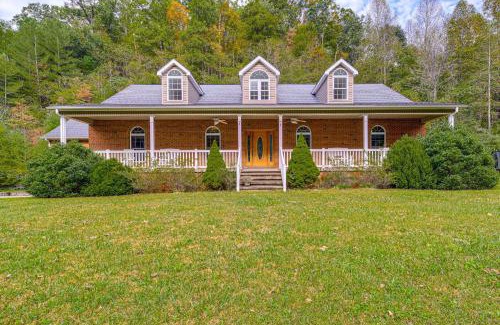 Big Rock House | Breaks Home 3 Mi to ATV Trails!