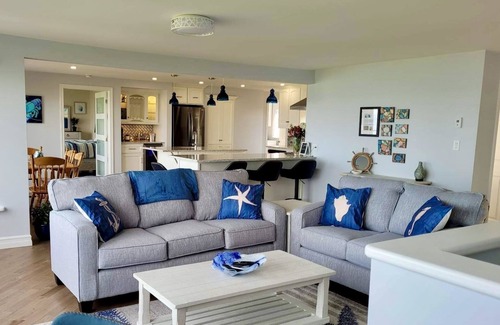 Saint John House | Breakwater.Oceanfront Executive Home w/hot tub overlooking Bay of Fundy