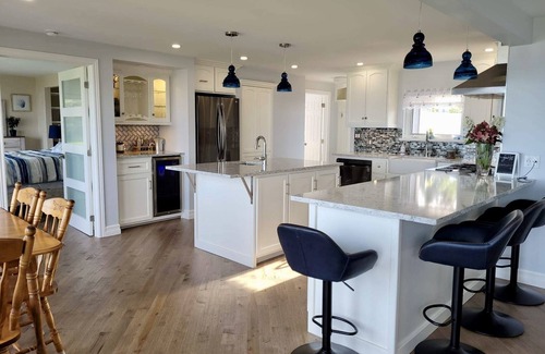 Saint John House | Breakwater.Oceanfront Executive Home w/hot tub overlooking Bay of Fundy