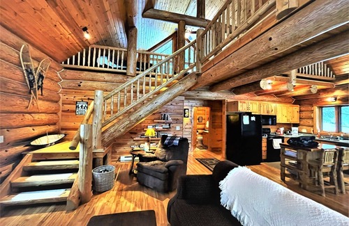 Park Falls House | Breathe! A Beautiful Cabin | 2 Bed, 1 Bath