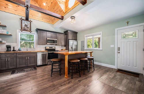 Kendall House | Breathe & Unwind: Secluded Cabin 2BR- Near South Haven