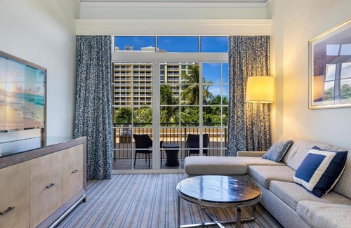 Key Biscayne House | Breathtaking 2 Bedroom Condo Placed at Ritz Carlton-Key Biscayne