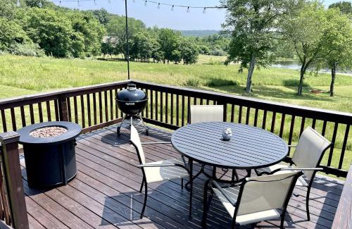 Makanda Ski Chalet | Breathtaking A-frame with Impressive Nature Views in Carbondale, Illinois