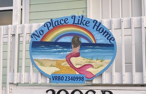 Surf City House | Breathtaking Beachfront View! Sleeps 8, Spacious Patios & Dog-Friendly