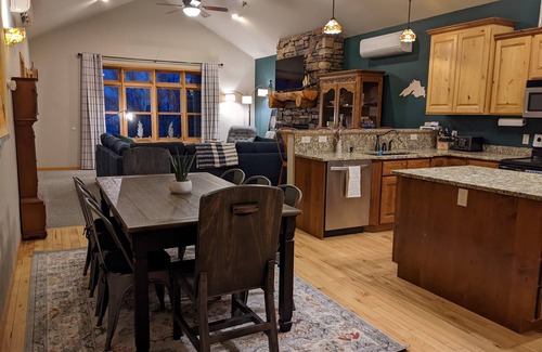 Ashland Condo | Breathtaking family getaway on the beach
