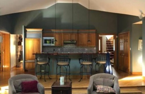 Schaumburg House | Breathtaking home close to Schaumburg, Chicago