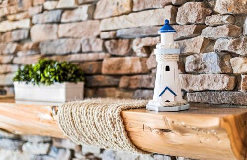 Two Harbors Apartment | Breathtaking Lake Views 1BR King Suite, Kitchen & Heated Pools