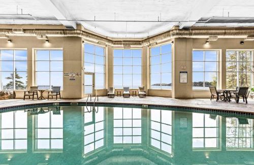 Two Harbors Apartment | Breathtaking Lake Views 1BR King Suite, Kitchen & Heated Pools