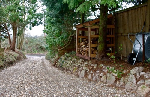 Colchester House | Breathtaking location - simple 1930's home with log fires & amazing sunsets