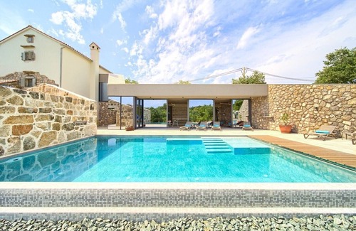Nenadici Villa | Breathtaking luxury Jerini Estate is perfect mix of traditional and modern