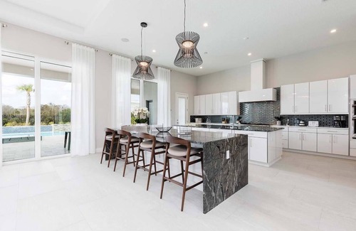 Reunion House | Breathtaking Mansion with Indoor Spa at Reunion