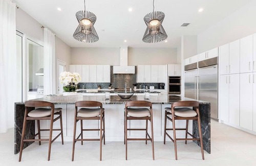 Reunion House | Breathtaking Mansion with Indoor Spa at Reunion