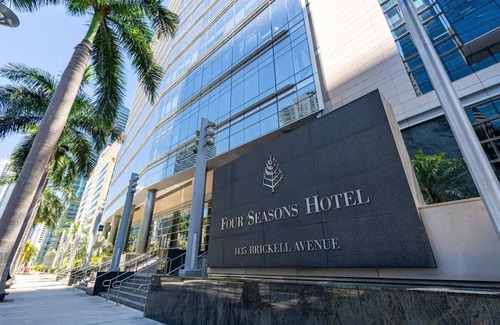 Brickell Condo | Breathtaking Miami Four Seasons