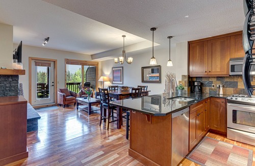Canmore Condo | Breathtaking Mountain views in Rundle Cliffs Lodge