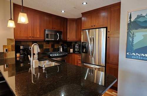 Canmore Condo | Breathtaking Mountain views in Rundle Cliffs Lodge