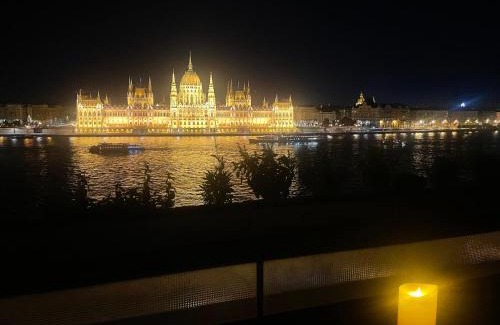 Vizivaros Apartment | Breathtaking Panorama view 3Br Balcony
