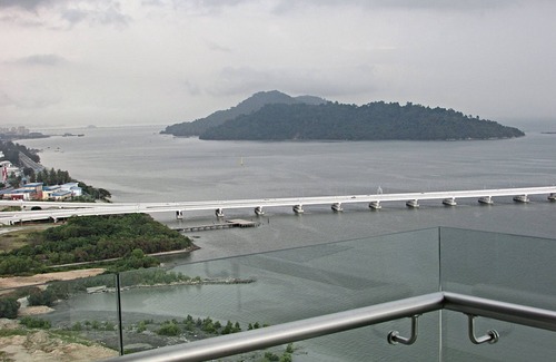 Bayan Lepas Apartment | Breathtaking Sea & Bridge Views with Space, Amenities and Facilities !