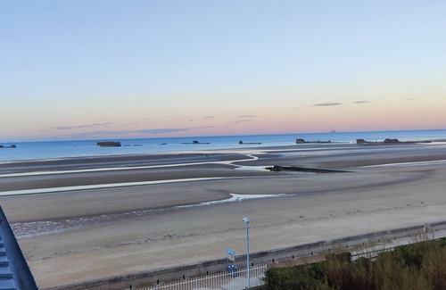 Normandy Landing Beaches Apartment | Breathtaking sea views, D-Day beaches at your feet, relaxation guaranteed!