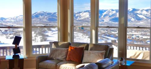 Silver Summit House | Breathtaking views at beautiful estate, Private Hot Tub, Sleeps 21