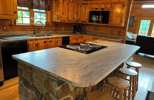 La Follette House | Breathtaking views from private custom log house with easy walk to private dock.