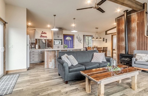 Longtown Cabin | Breathtaking Views! Where doing nothing IS something. You're On Lake Time! RELAX