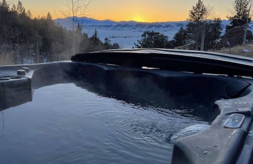 Como Cabin | Breathtaking ViewsTwo Bedroom Cabin with Hot tub